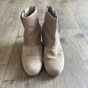 Tan suede and leather Toms (size 9)